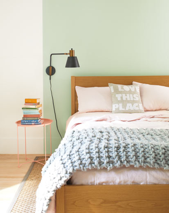 Tendenze del design interni TOP PRIMAVERA 2020 6 Tendenze del design interni TOP PRIMAVERA 2020 guest bed Benjamin Moore